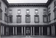 Palazzo Arese-Borromeo-Litta: il cortile
