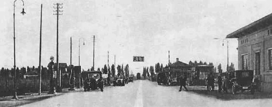L’ingresso dell’Autostrada Milano-Laghi, a Musocco (verso il 1925)