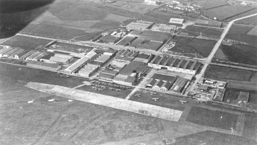 Fotografia aerea degli stabilimenti Caproni e dellAeroporto di Taliedo (inizi anni 40)
