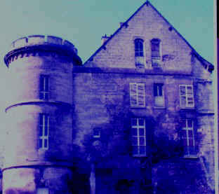 Avanzi del castello di Creil inseriti nel museo Gall Juillet