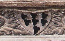 Lo stemma dei Settala (sette ali) nella tomba di Lanfranco Settala a San Marco