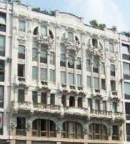 La facciata dell'Hotel Corso in piazza Liberty