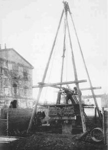 Pozzo dell’acquedotto in costruzione (fine ‘800)