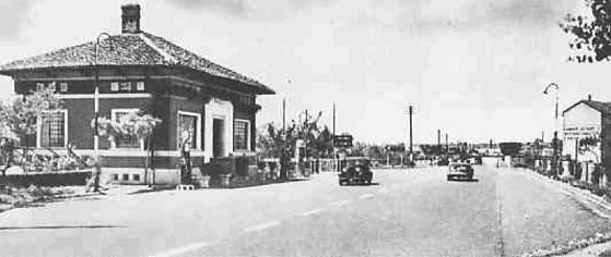 L’autostrada Milano-Laghi al casello di
Gallarate (verso il 1925)