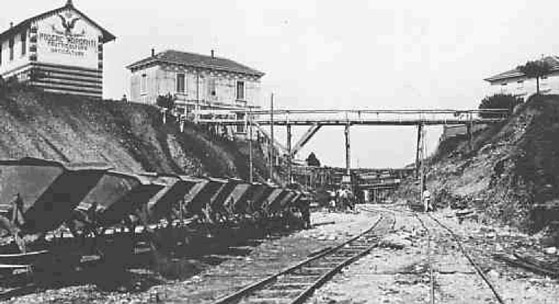 L’autostrada Milano-Laghi, costruzione in trincea a Olgiate Olona (verso il 1924)