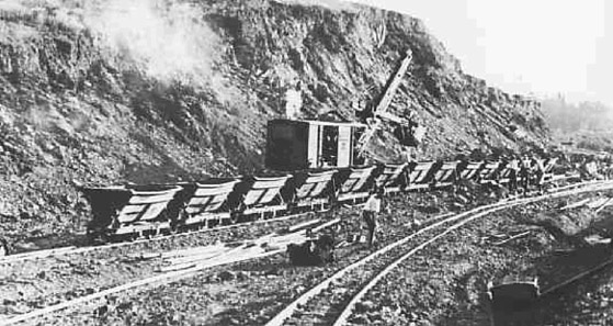 Scavatrice per lavori in trincea (verso il 1925)