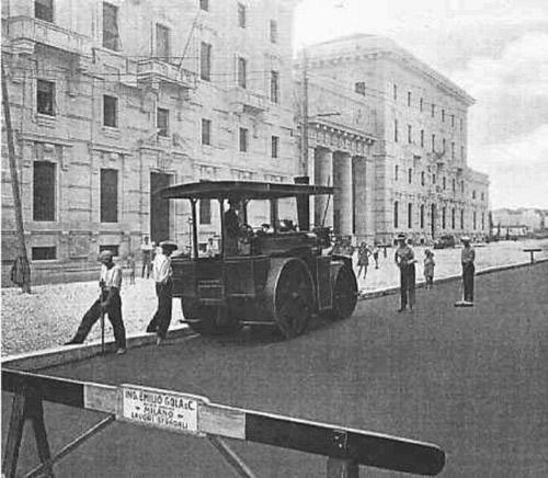Finitura superficiale con malta bituminosa delle strade attorno alla nuova stazione Centrale (inizio anni ’30)