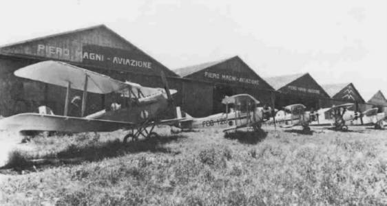 Hangars della Magni Aviazione, sul campo di Taliedo (fine anni ’20)